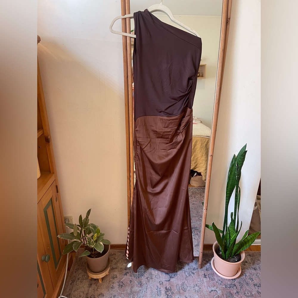 One-Shoulder Brown Evening Gown - Picture 9 of 9